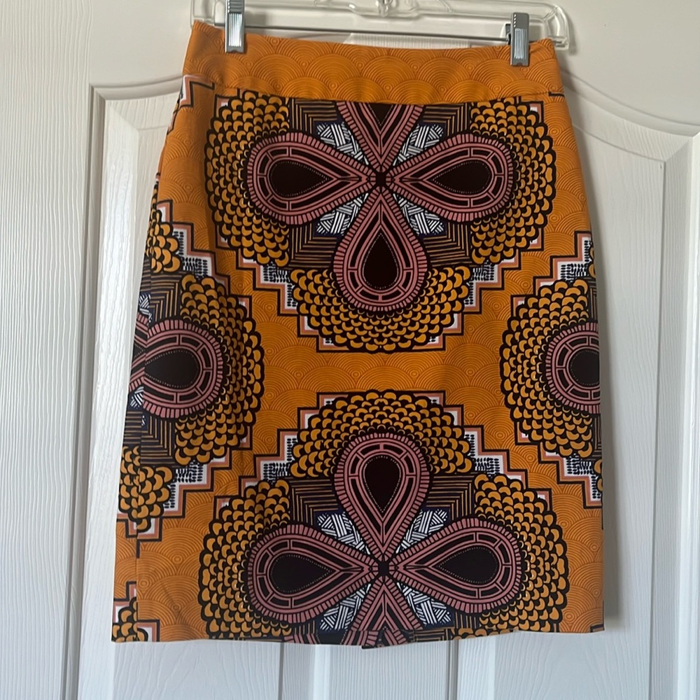 Anthropologie multi print skirt, size 2, measuring 21” long.